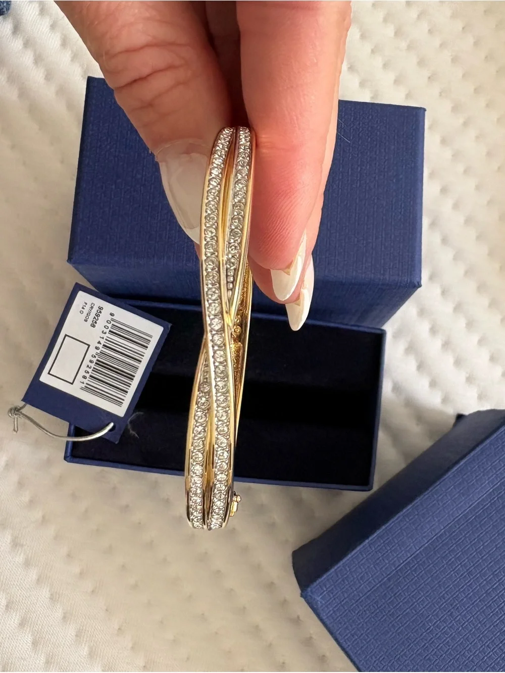 NWT Swarovski Gold Crystal Pavé Twist Bangle Bracelet jewerly
